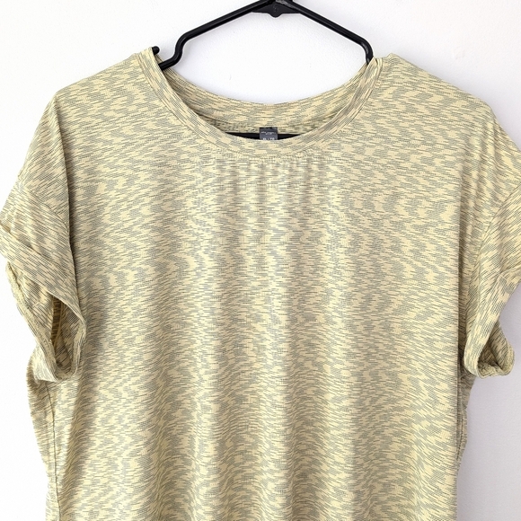 2/15$ Joe Fresh Women's Lightweight Active Yellow T-shirt ~ Size XL - Picture 2 of 8